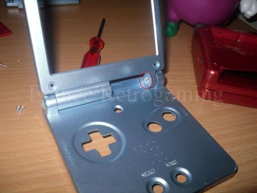 TUTORIEL] Changer une coque de Game Boy Advance SP - Retrogaming FR