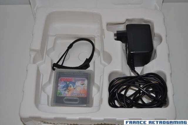 SEGA Game Gear Pack AC Adaptator + SONIC